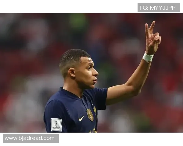 足球明星黑人发型独特引发热议时尚潮流背后的文化意义探讨